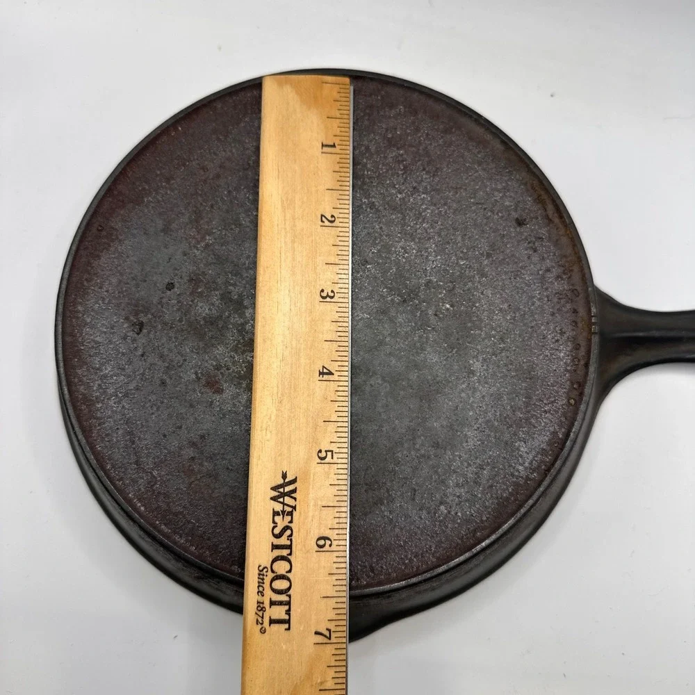 Vintage Unmarked Cast Iron Skillet No 5 8 Inch Frying Pan with Heat Ring Rust